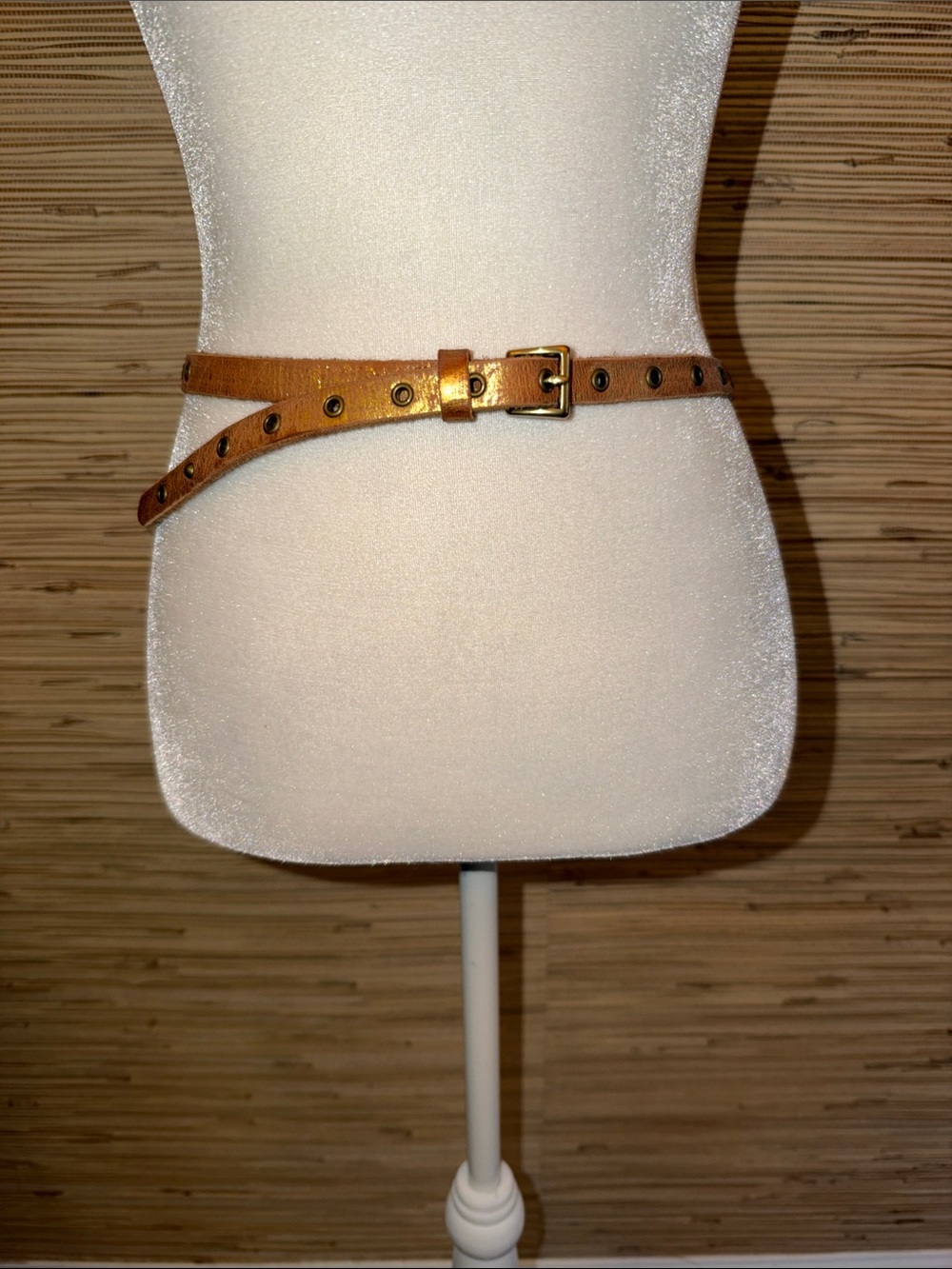 Gap genuine leather Women’s Metallic Tan with a gold sheen Skinny Belt XS EUC!